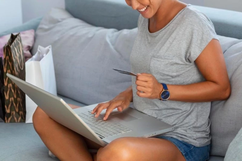 Obroty e-handlu w Polsce w 2025 r. sięgnęły prawie 92 mld zł